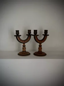 Duo de chandeliers vintages et Bulgares en bois